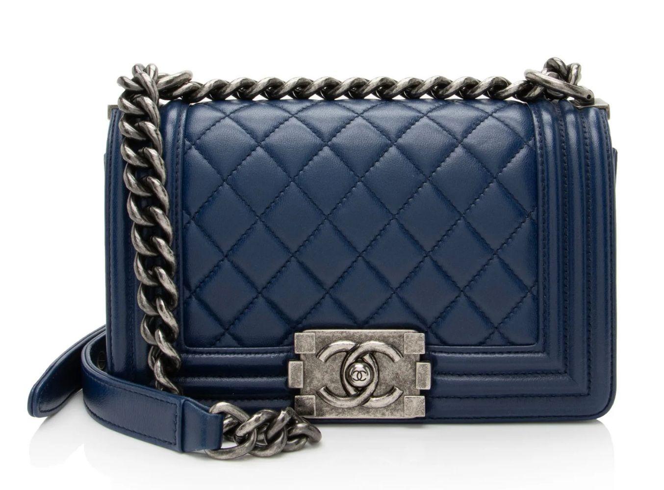 Refurbished Chanel Lambskin Small Boy Bag - Reebelo Österreich