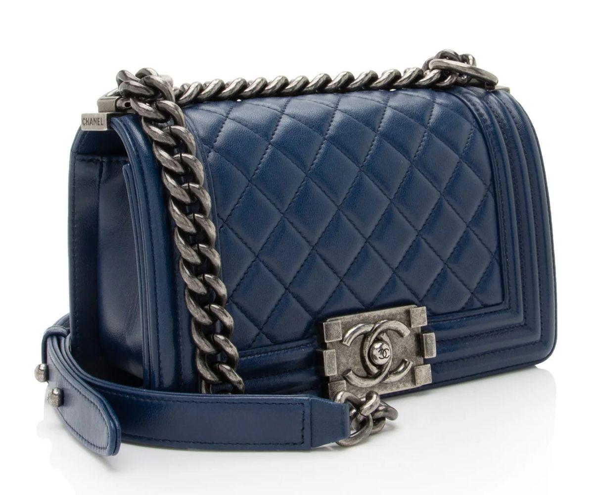 Refurbished Chanel Lambskin Small Boy Bag - Reebelo Österreich