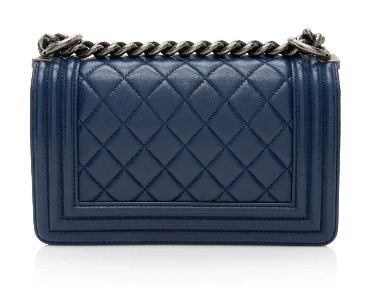 Refurbished Chanel Lambskin Small Boy Bag - Reebelo Österreich
