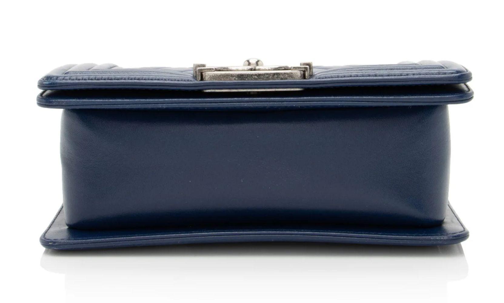 Refurbished Chanel Lambskin Small Boy Bag - Reebelo Österreich