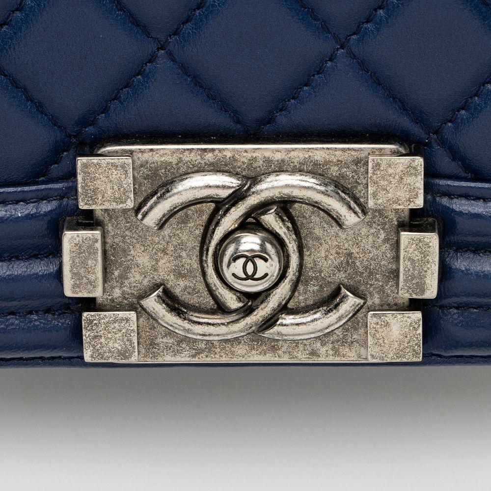 Refurbished Chanel Lambskin Small Boy Bag - Reebelo Österreich