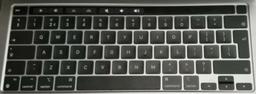 Refurbished MacBook Pro (2020) 13.3 Zoll mit ISO-Tastatur - Reebelo Österreich